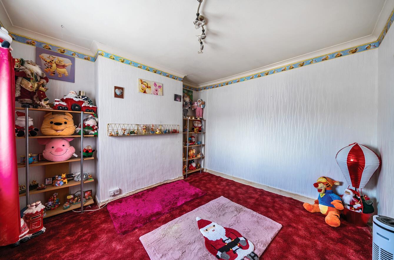 Vera Road, Clydach, Swansea, SA6 5QE